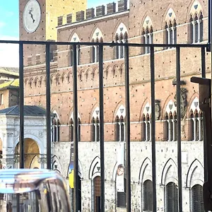 https://the-balcony-suite-affaccio-su-piazza-del-campo.it-tuscanyhotel.com